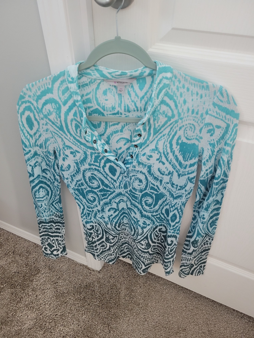 Athleta Aqua Ombre Printed Long-Sleeve Henley Top